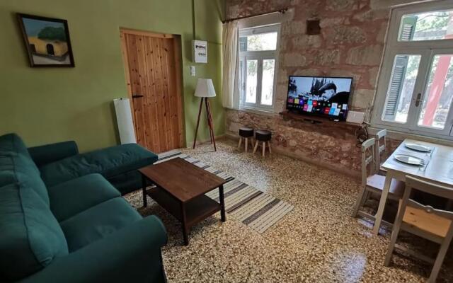 Korakies private traditional house ,2000sqm yard