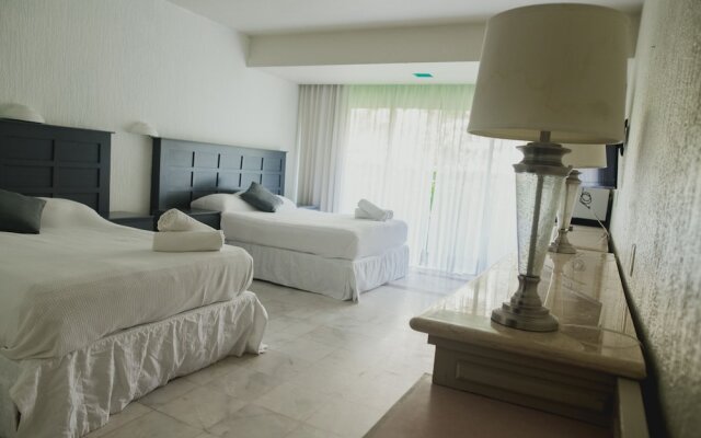 State of the Art beach front Condo