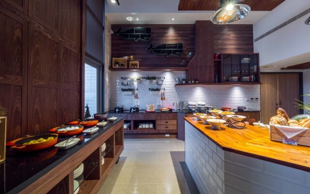 Watermark Hotel Kaohsiung Station