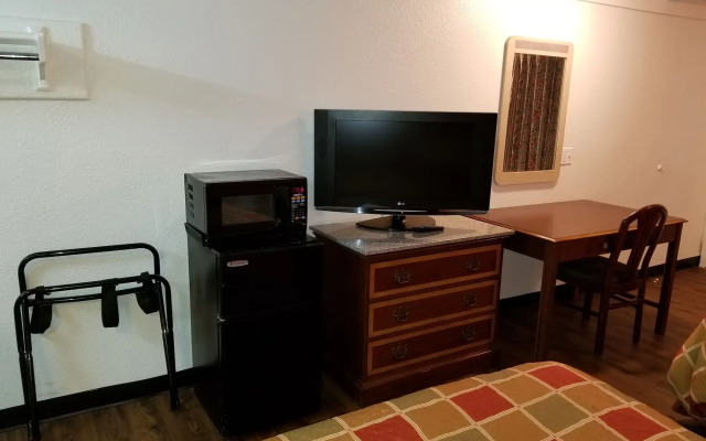 Rodeway Inn Auburn Hills - Detroit