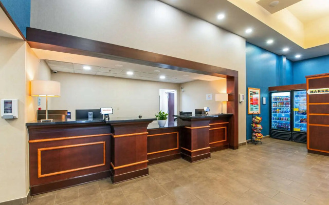 Comfort Inn & Suites