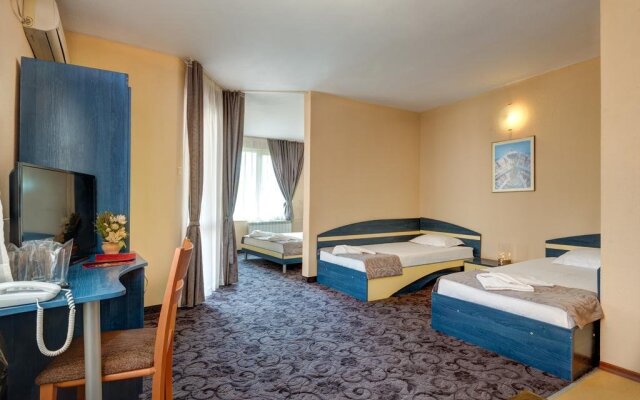 Hotel Prestige