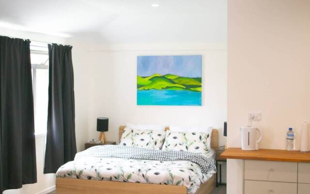 Cosy, Homely Studio With Bus Link to CBD and Eden Park