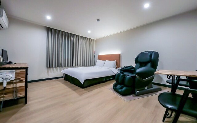 Daejeon Wolpyeong W