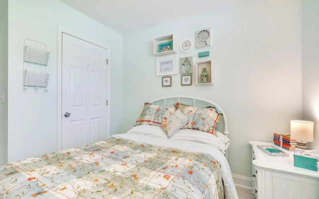 Cozy Goose Creek Escape w/ Patio & Grill