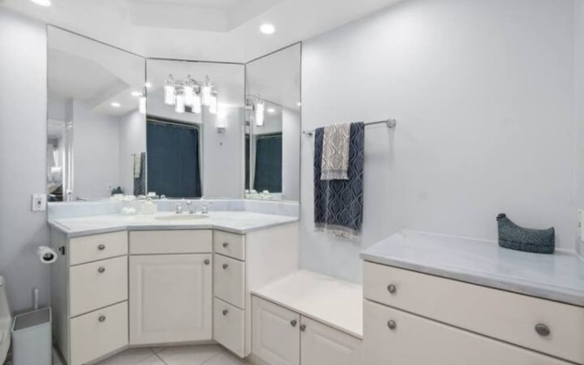 Siesta Beach Retreat Poolside 2BR Condo