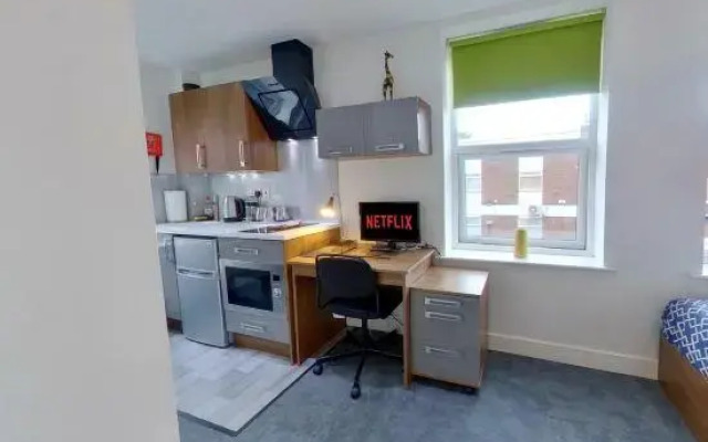 CovStays – Victoria House - Deluxe Studios in Coventry City Centre