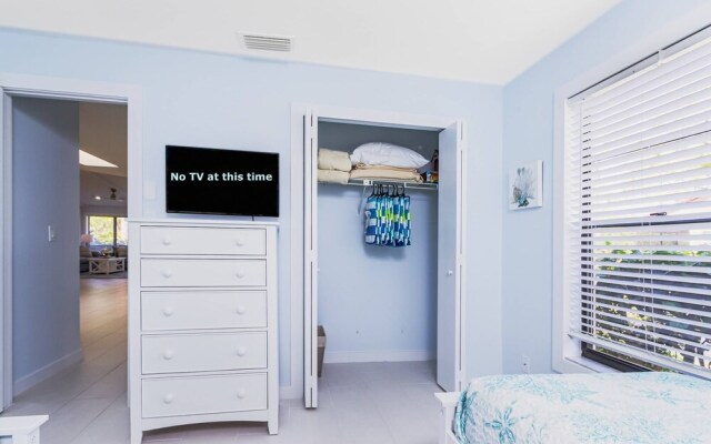 Yellow Pine Duplex Close to Pool & Tennis