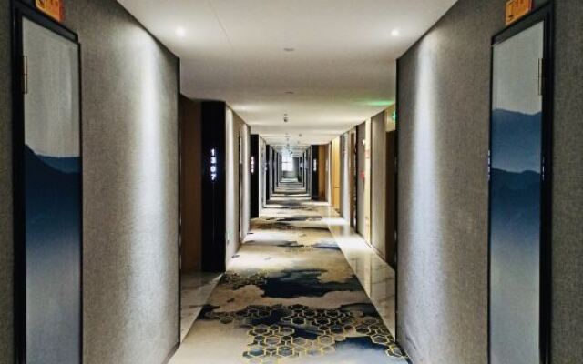 Zhong Rui Hotel