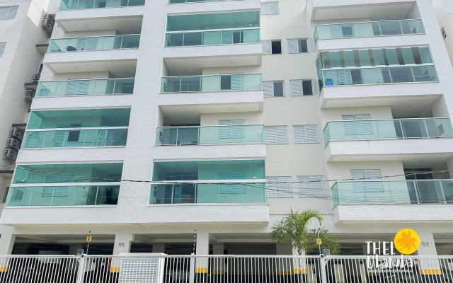 Apto completo e confortável com roupa de cama nas Toninhas  Condomínio Lumière