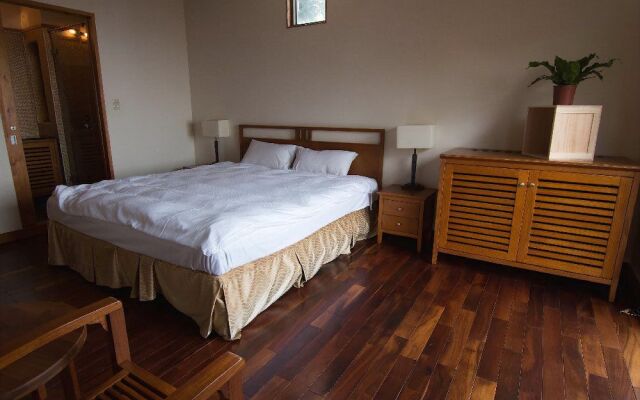 Chan Shuo The Pavilion of Phoenix