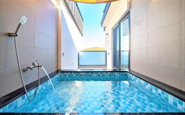 Geojae Uon Poolvilla Pension