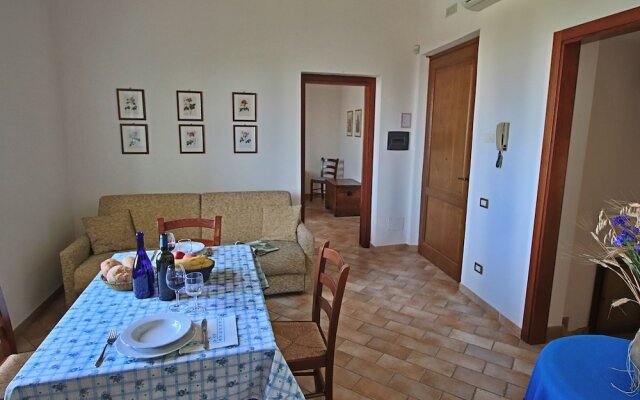 Spacious Farmhouse in Trevi With Swimming Pool