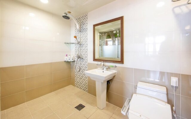 Yeosu King Pension Tel