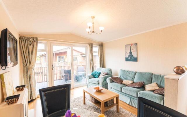 La-Serenite Lodge With Hot Tub