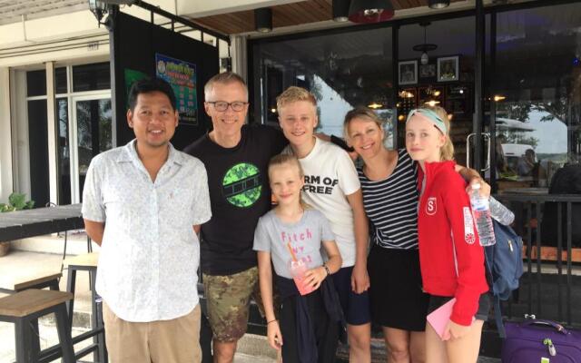 You In House URT Surathani Airport