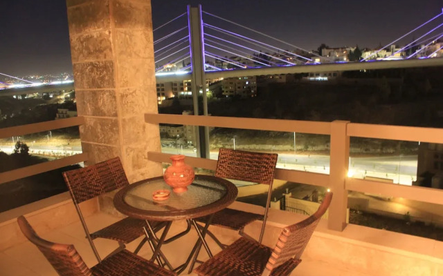 Elegant Modern & Style Hillview Balcony