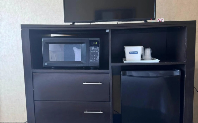 Travelodge by Wyndham Prince Albert