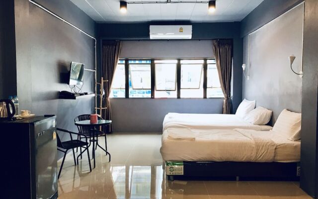 SleepCats Hostel