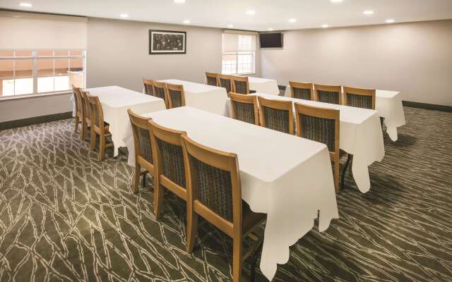 La Quinta Inn & Suites by Wyndham Dallas Mesquite