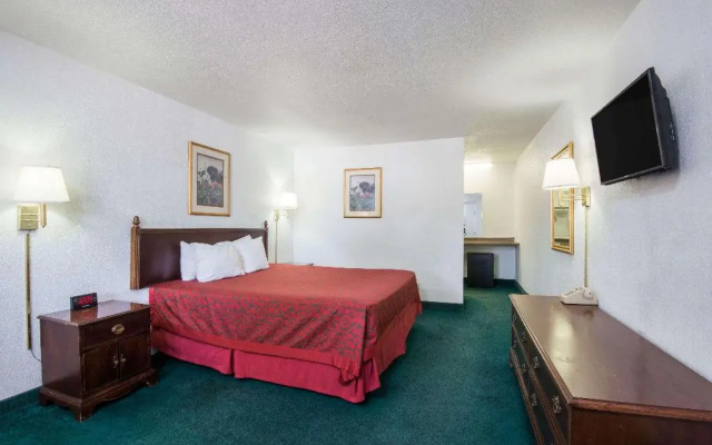 Days Inn By Wyndham Gallup