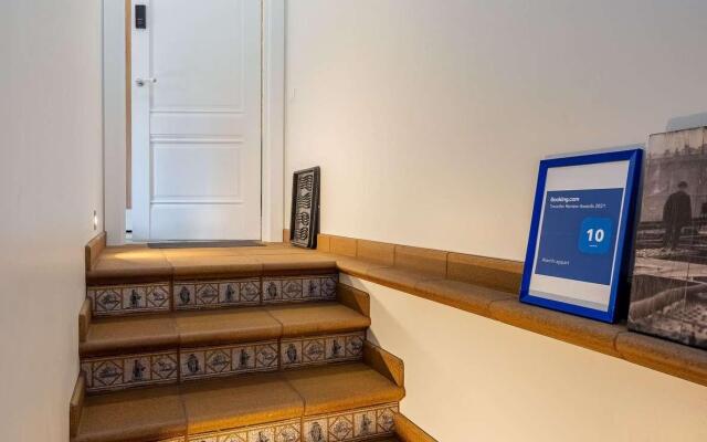 Апартаменты на проспекте Английский 24