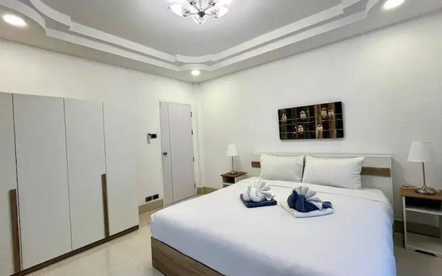 Valley 40 - 2 bdr Private Villa Near Phuket Town