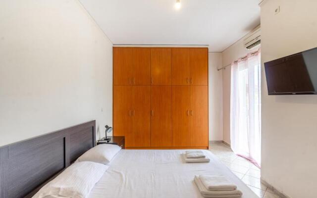 House 1 minute away from the beach