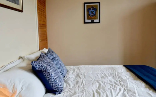 Charismatic 3 Bedroom Flat With Harry Potter Themes