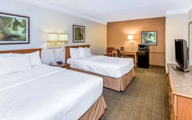 OYO Garden Inn & Suites