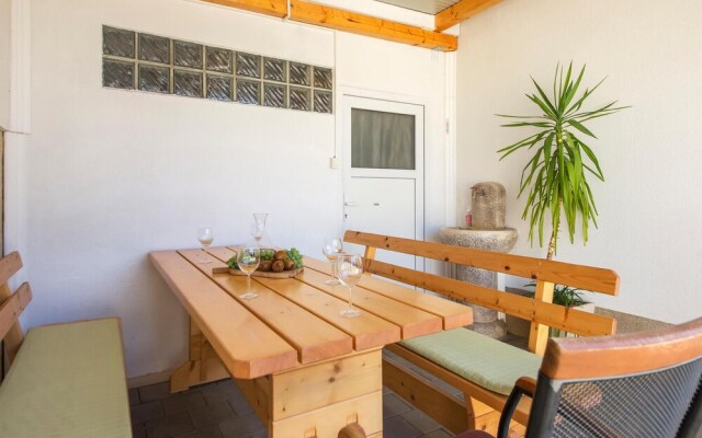 Stunning Home in Buje With Wifi and 2 Bedrooms