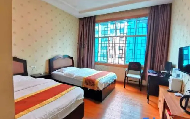 Zhenxiong Home Inn