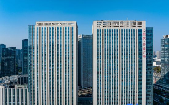 Home Huayi Collection Hotel (Jinan Wanda Plaza Qilu Software Park)