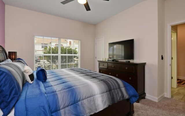 Full Moon Lagoon by VillaDirect