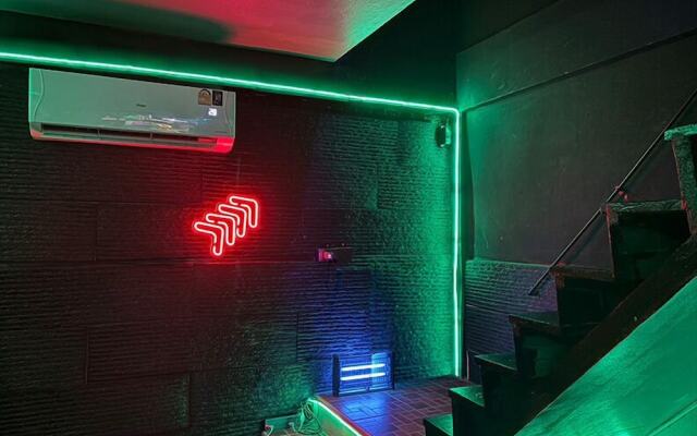 Doctor Alien Hostel