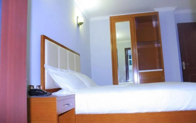 Golden Park Apartment Hotel