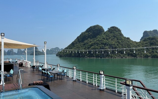 Paradise Grand Cruise