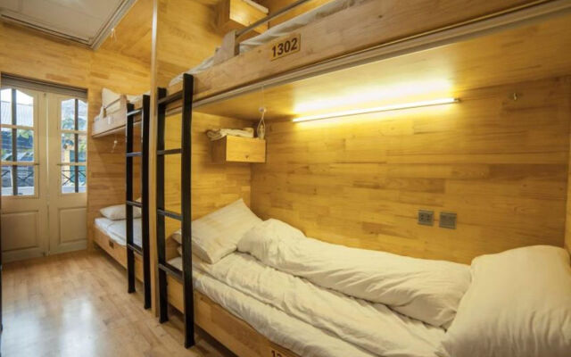 Box Hotel