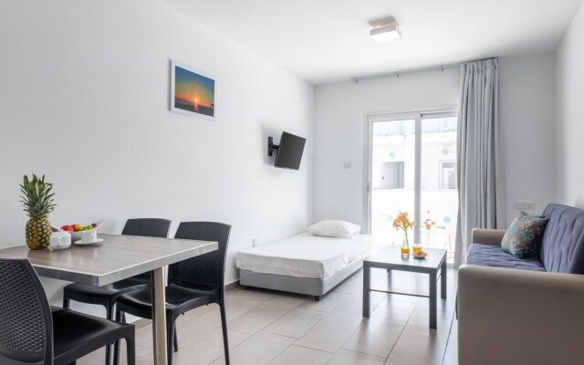Rio Gardens - Magic 1-bdr Apt w Balcony