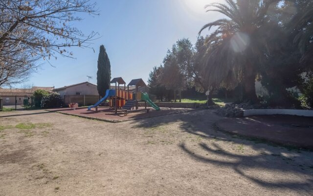 Quiant Holiday Home in Azille With Terrace