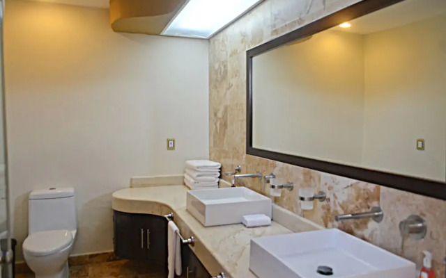 El Faro Beachfront Penthouse