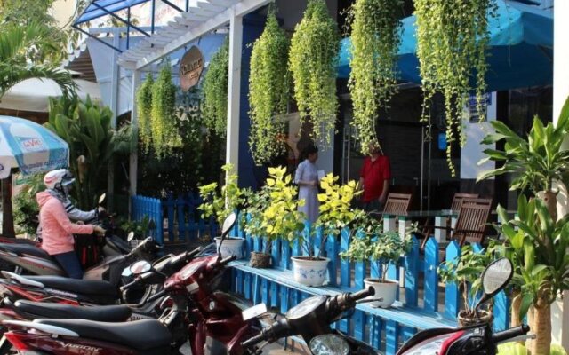Romantic Hotel