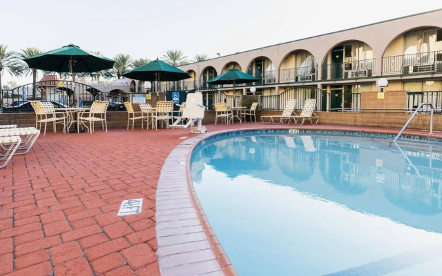 Kings Inn Anaheim at the Park & Convention Center