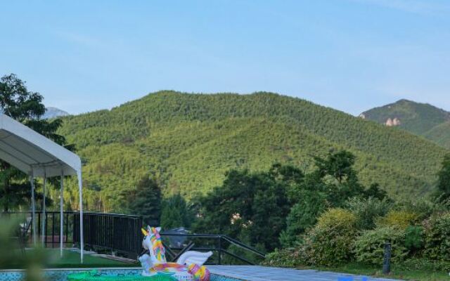 Maitian Starisle Streaming Pool Designer Stay (Yun Shang Grassland Resort Hotel)