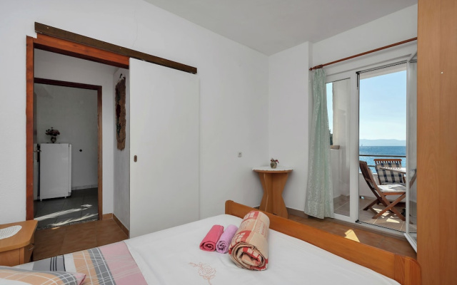 Apartments Robinzon Nikola