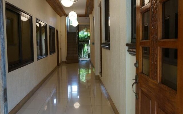 Keni Po Rooms