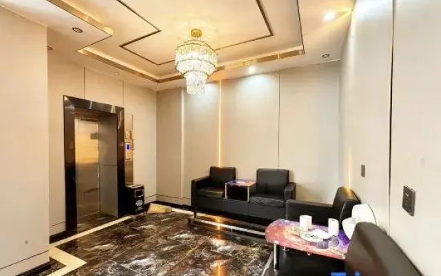 Minquan 0370 City Hotel