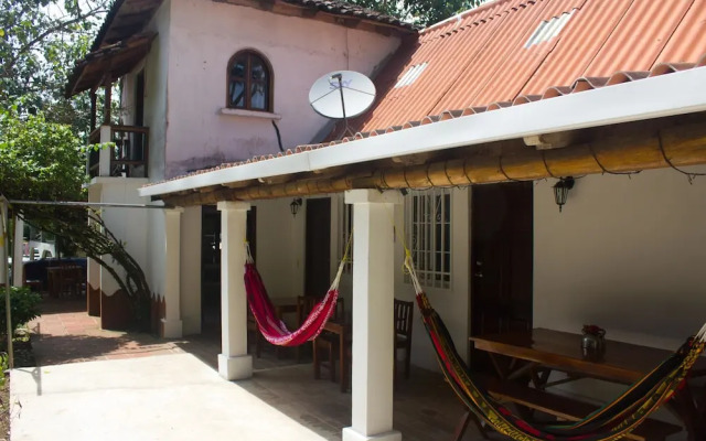 Hostel La Vieja Panaderia & Restaurant