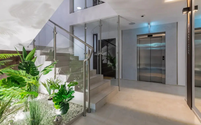 Seaside Apartment With AC by Renters