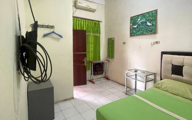 SPOT ON 93270 Handisa Homestay SyariahNearKedai Kopi Atien
